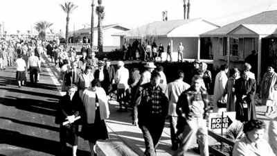 About 100,000 people showed up for Sun City's grand opening in 1960.