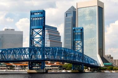 Jacksonville Water lovers will be happy to learn that Jacksonville is located on the banks of the impressive St. Johns River. This beautiful waterway is the perfect place for sailing, kayaking, fishing and other water-based recreations.
