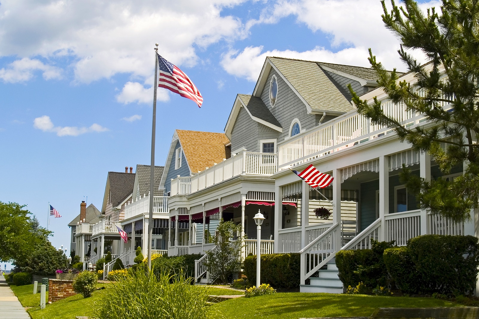 When it comes to homes, recreation, and weather, which New Jersey county is better?