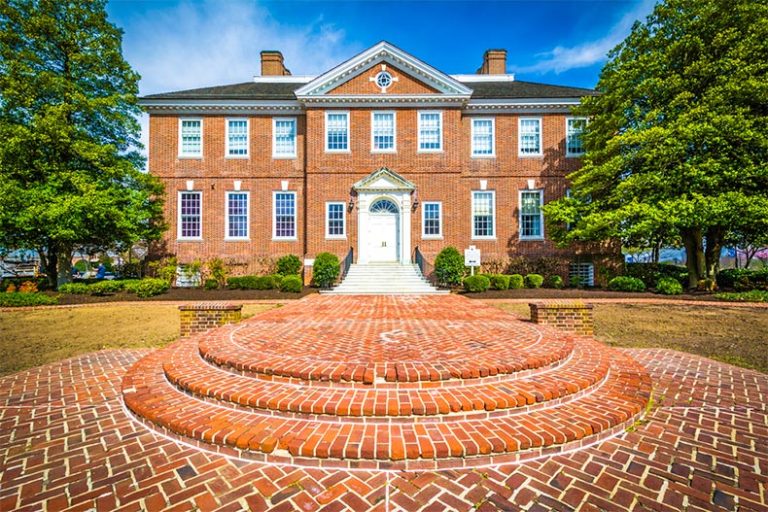 Dover, Delaware Real Estate Touring the 55+ Communities