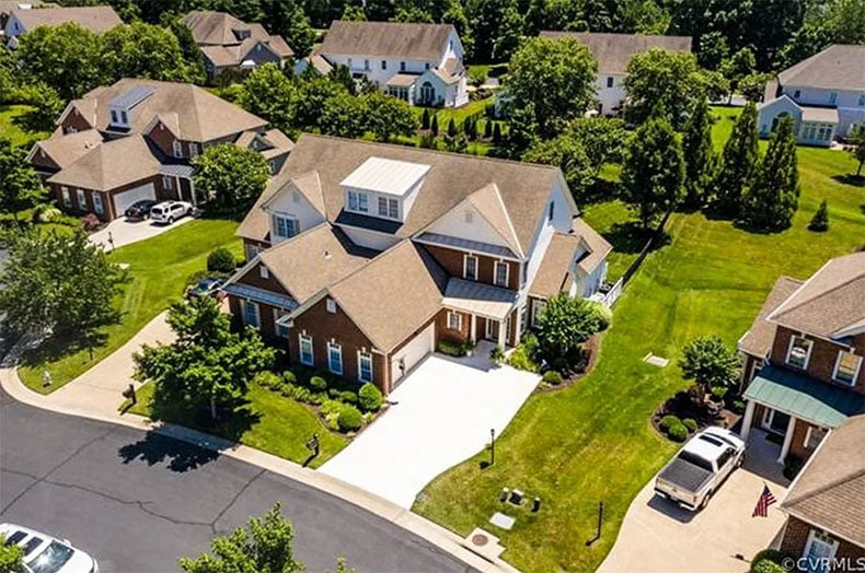 Aerial view of a home in The Manor at Hunton Park, VA