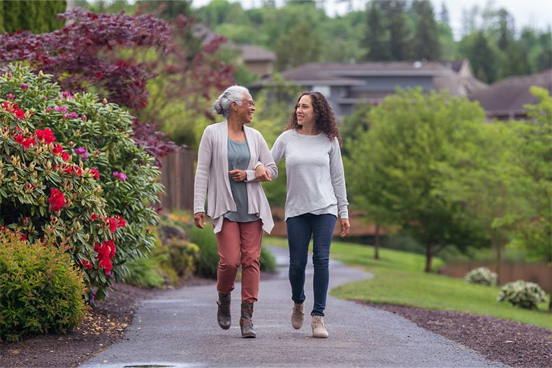 55+ Communities vs. Retirement Homes: Pros and Cons