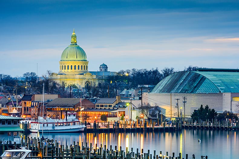 The skyline at Chesapeake Bay with the United States Naval Academy Chapel dome in Annapolis, Maryland.