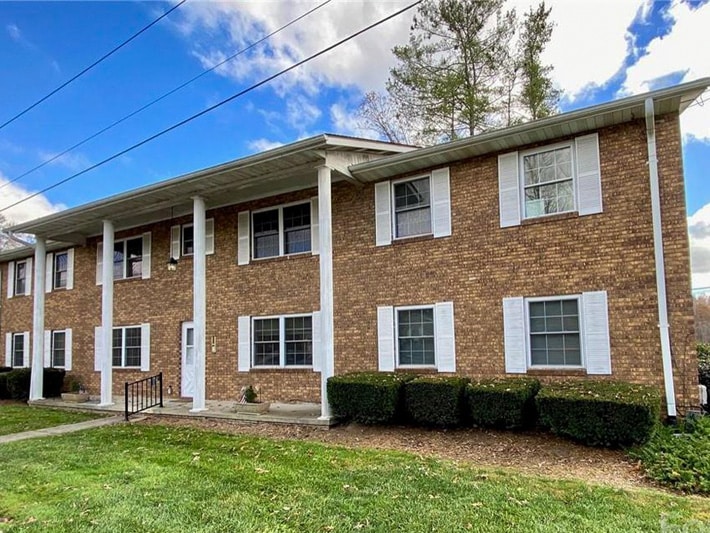 Brookside ManorHomes For SaleHendersonville55+ Community