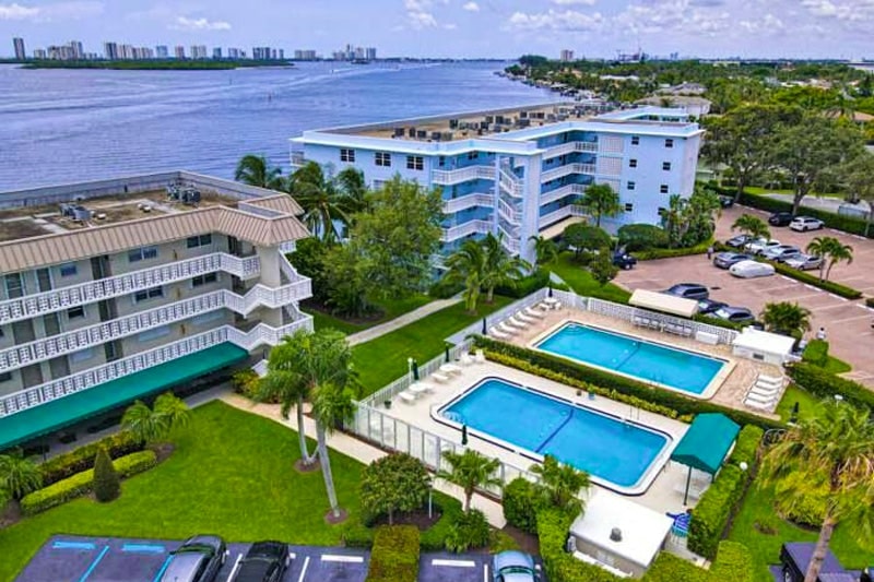 Landings East Condominiums - North Palm Beach, FL