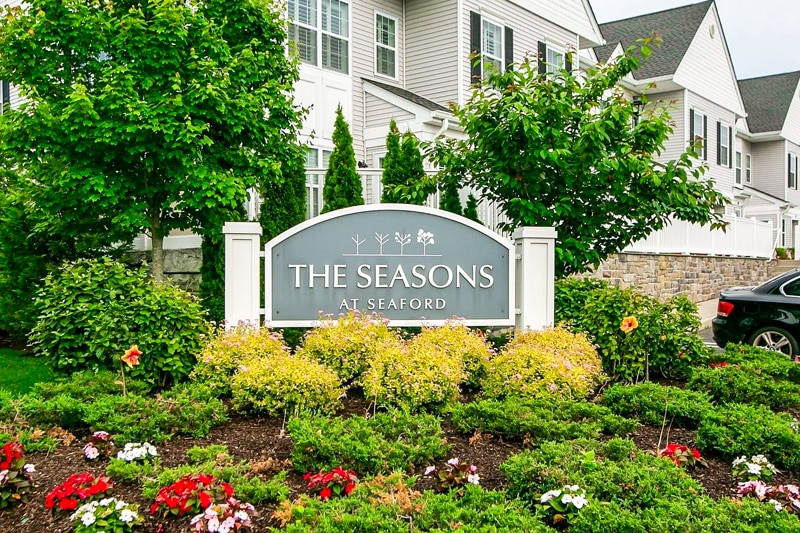 The Seasons at Seaford - Seaford, NY