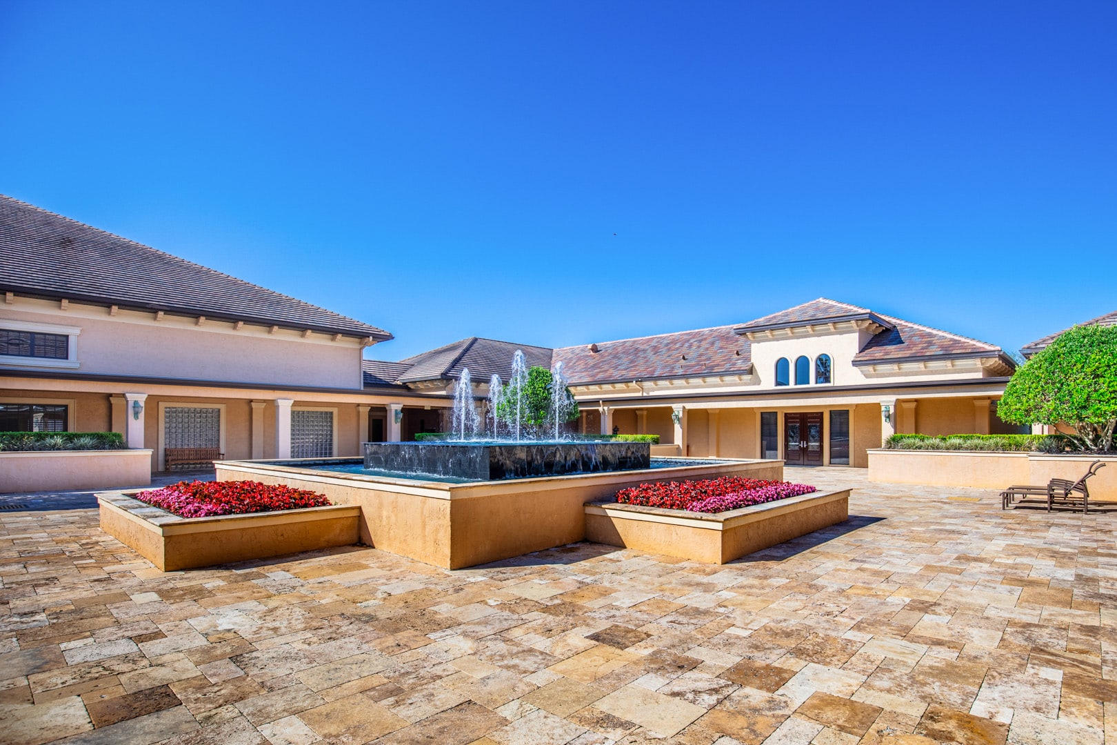 Bella Vita Courtyard