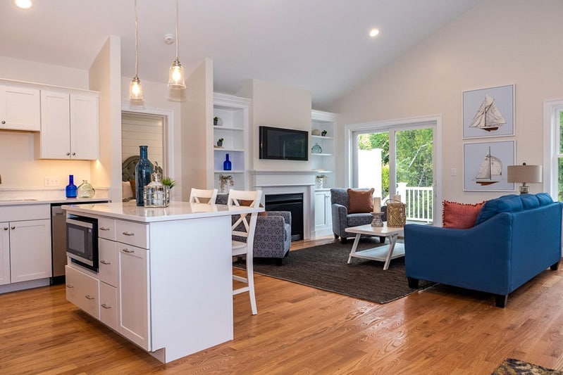 Kitchen & Living Room