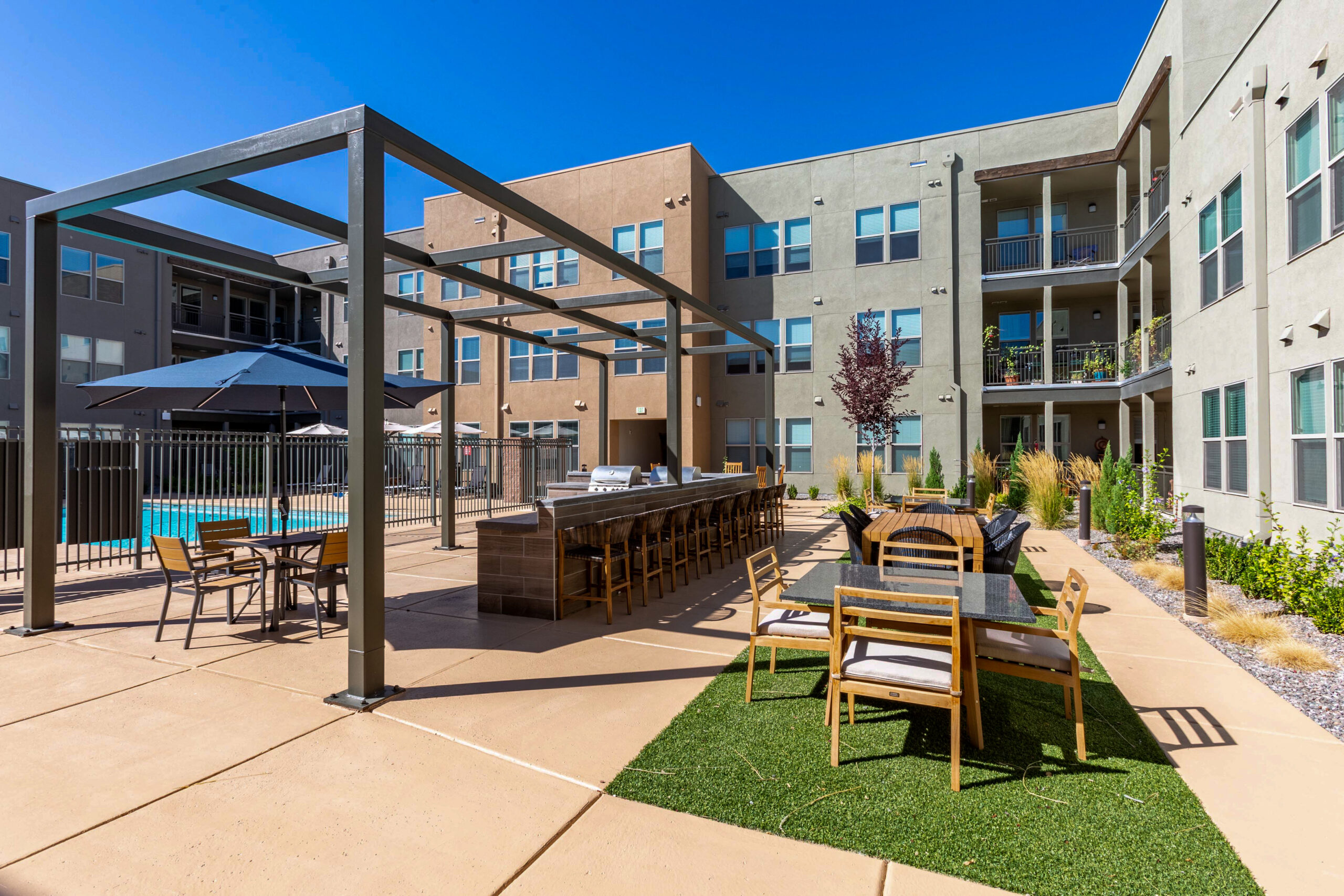 Outdoor Kitchen and Grill