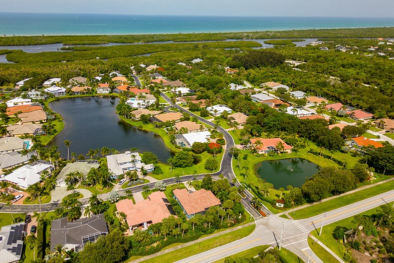 Aerial view of luxury homes and real estate in Hobe Sound, Florida.