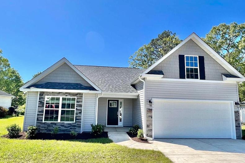 Exterior view of a house in Myrtle Beach Golf & Yacht Club.