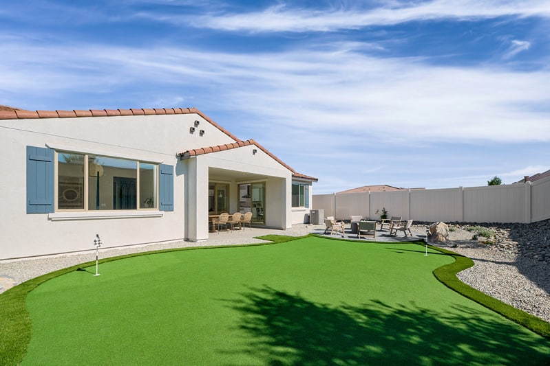 Model Backyard Putting Green