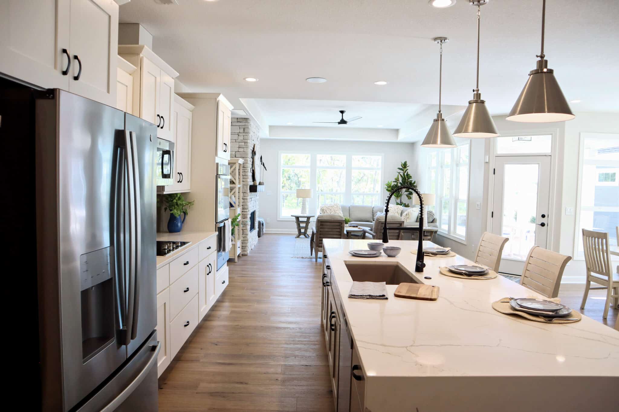 Kitchen Island and Appliances