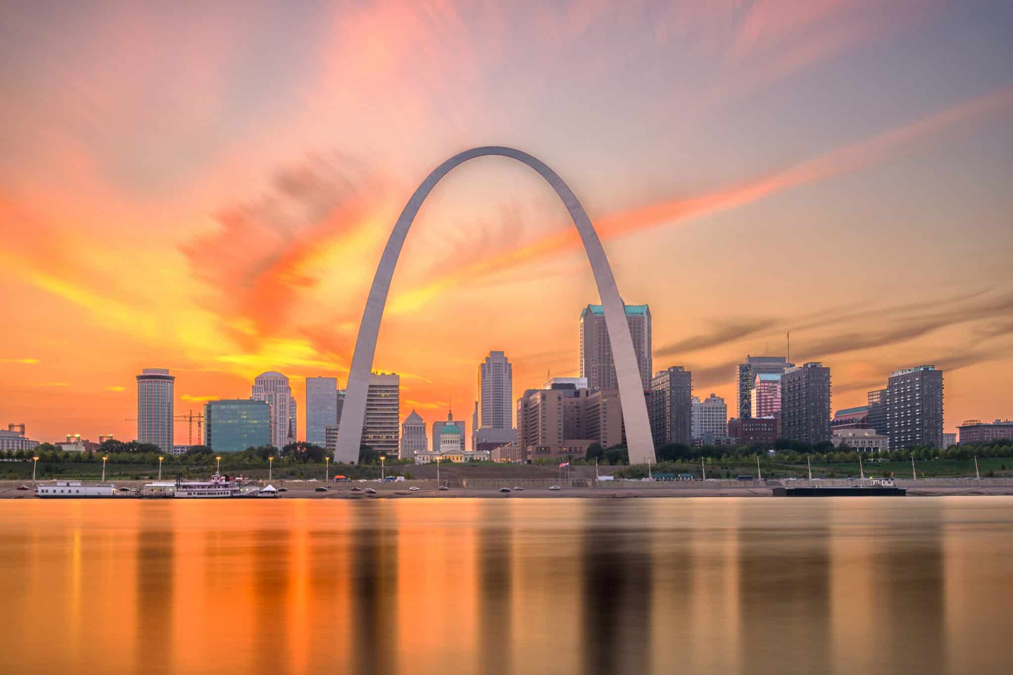 View across the water of the arch in St. Louis, Missouri.