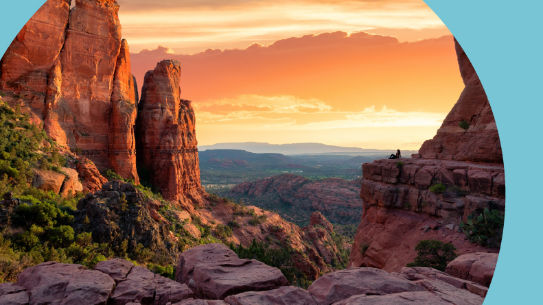 Scenic sunset and red rock buttes in Sedona, Arizona.