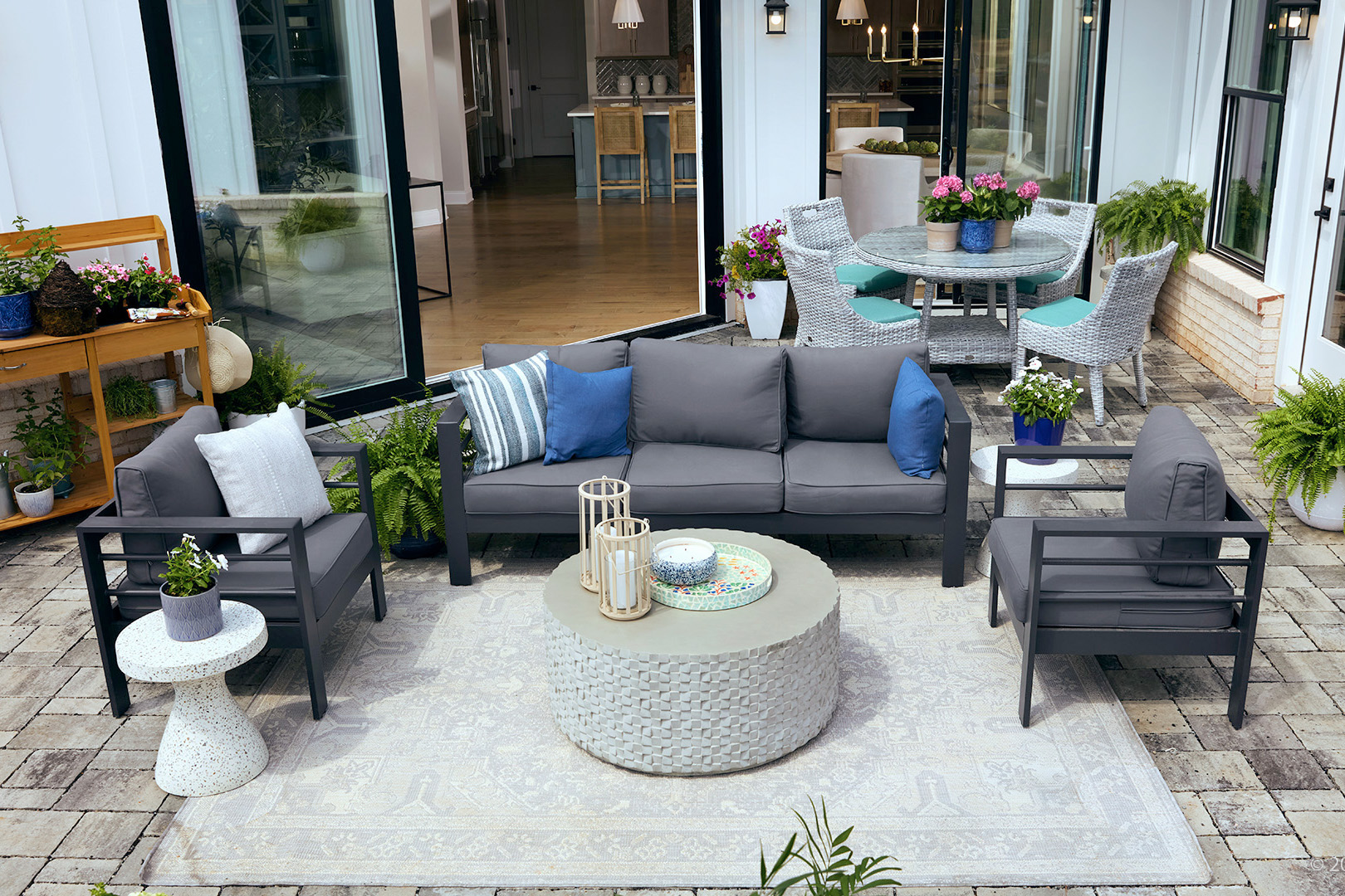 courtyard sitting area