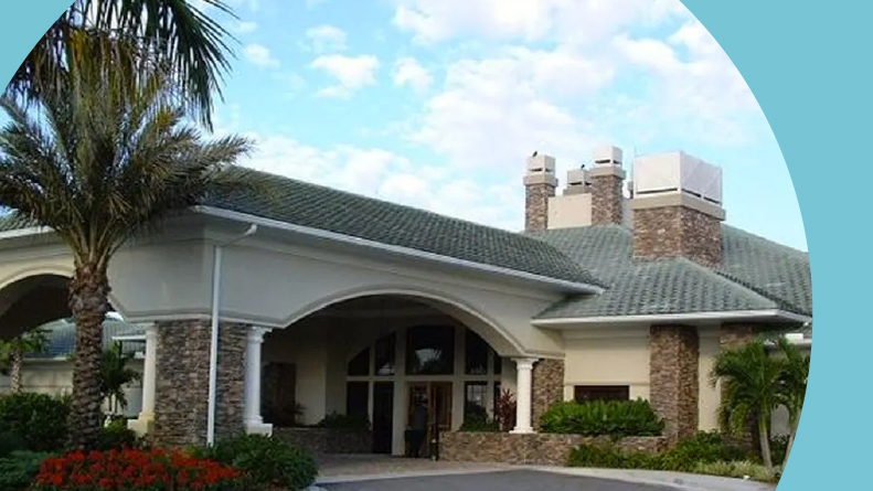 The entrance to Heritage Palms.
