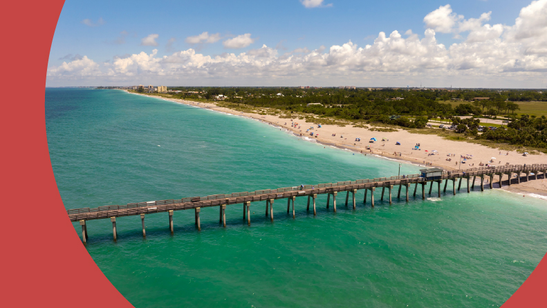 Aerial view of the Venice fishing pier in Florida.