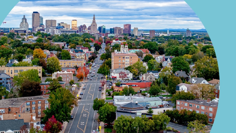 Aerial view of Hartford, Connecticut, on a cloudy day.