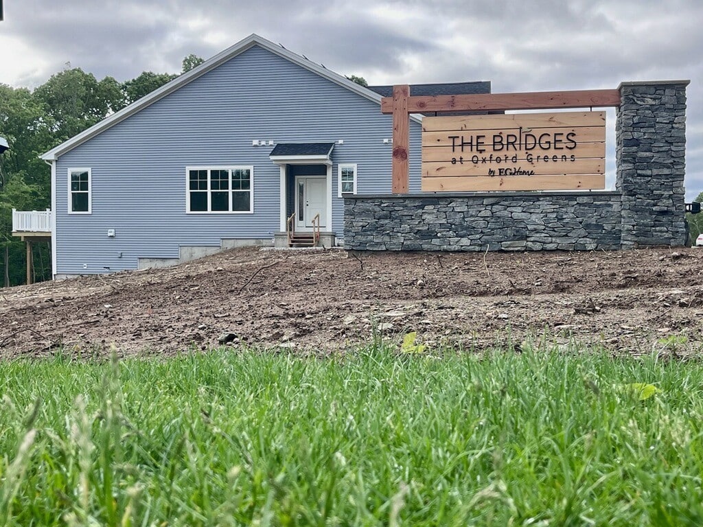 The Bridges at Oxford Greens