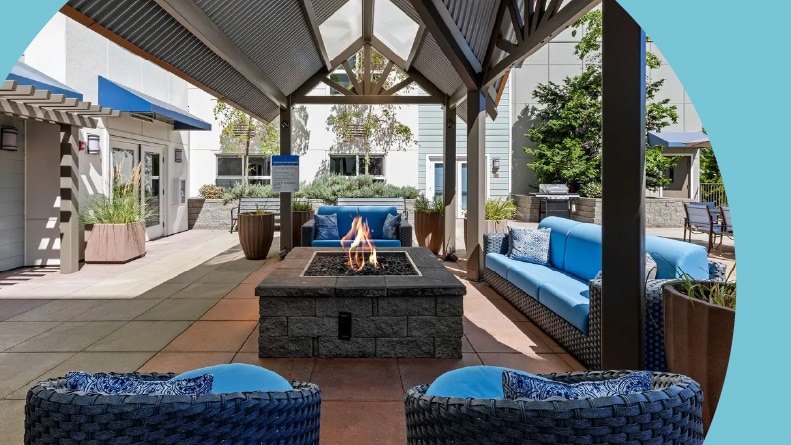 A lounge space at Destinations Lynnwood in Lynnwood, Washington.