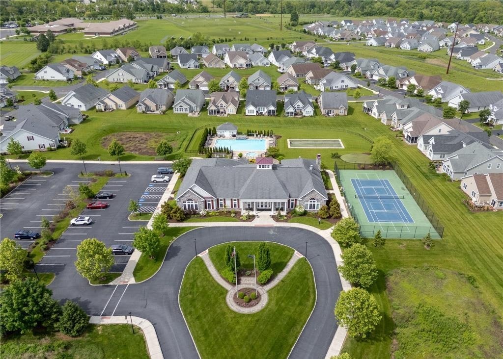 Clubhouse & Amenities