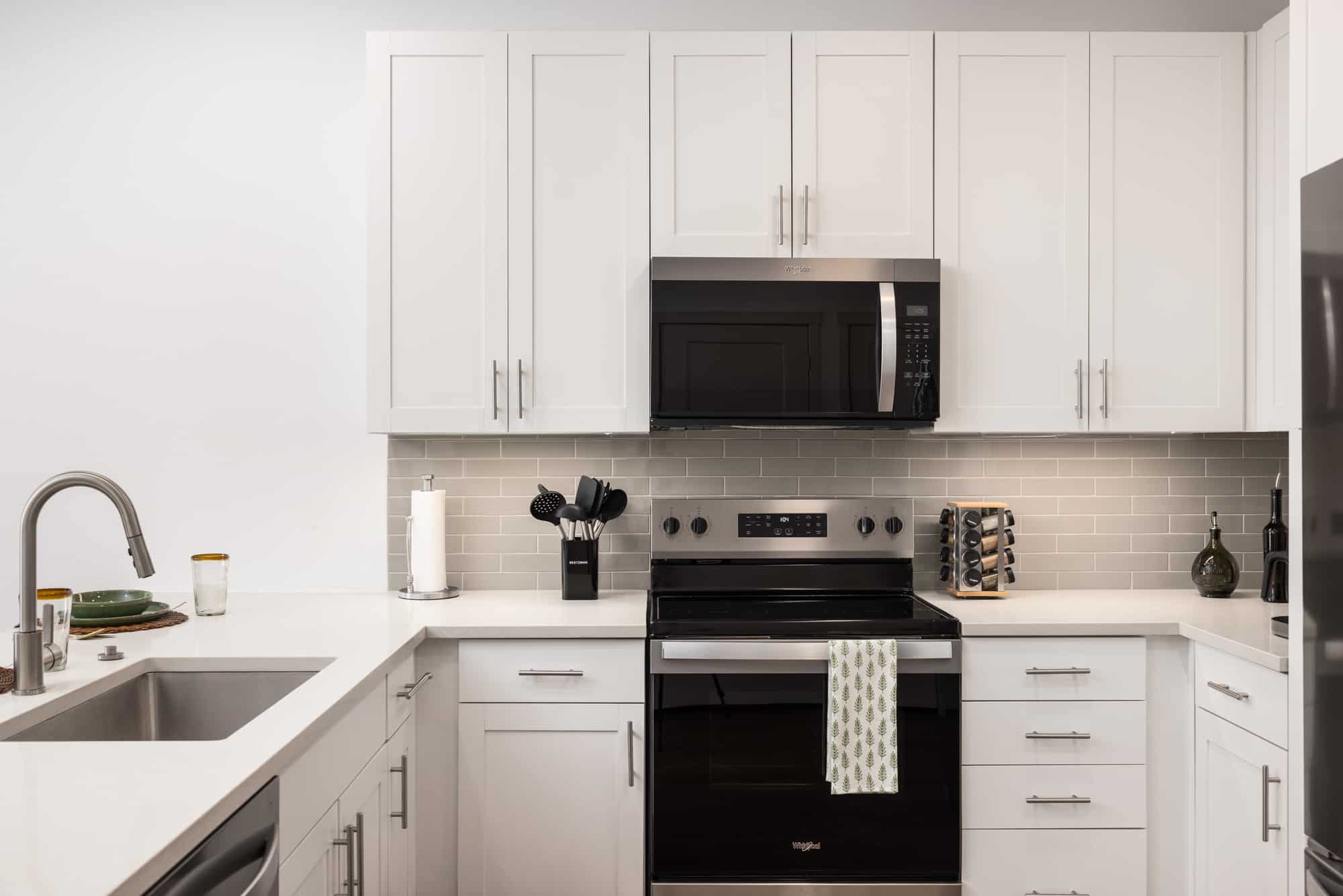 Model Apartment Range