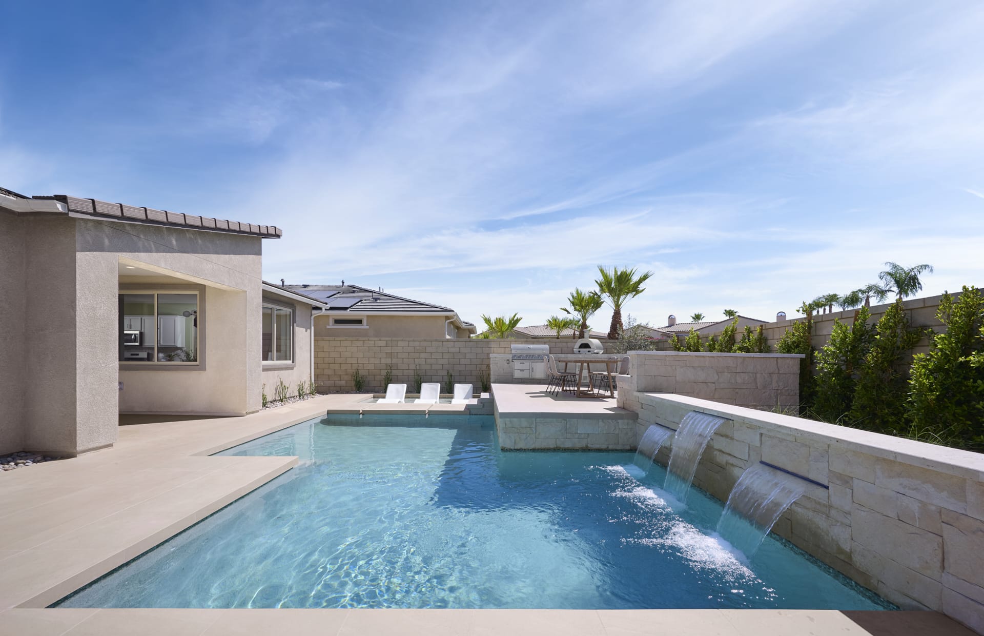 Photo: Tsutsumida Pictures