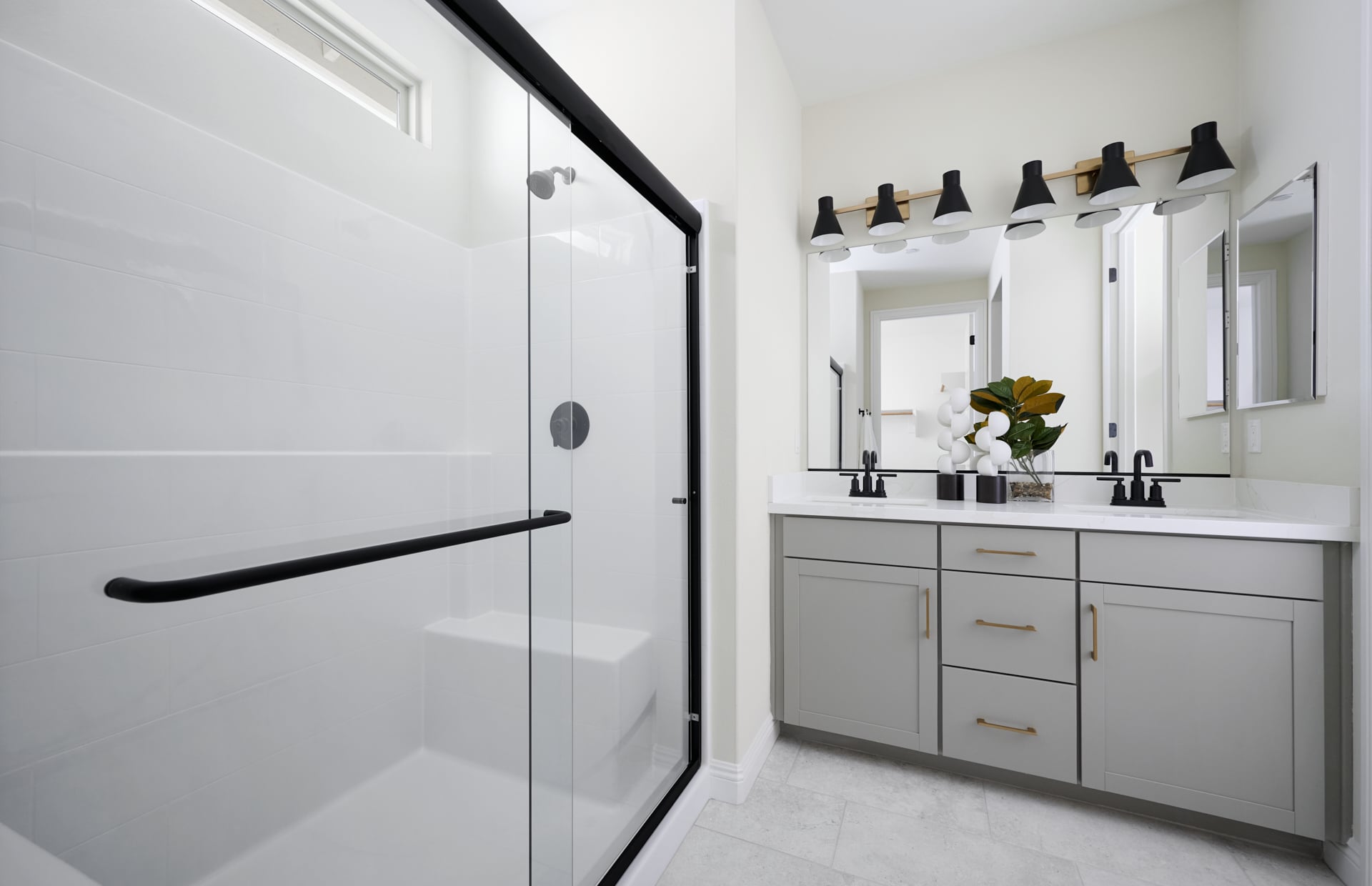 Photo: Tsutsumida Pictures