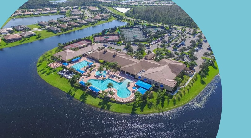 Aerial view of the amenities and homes at Valencia Lakes in Wimauma, Florida.