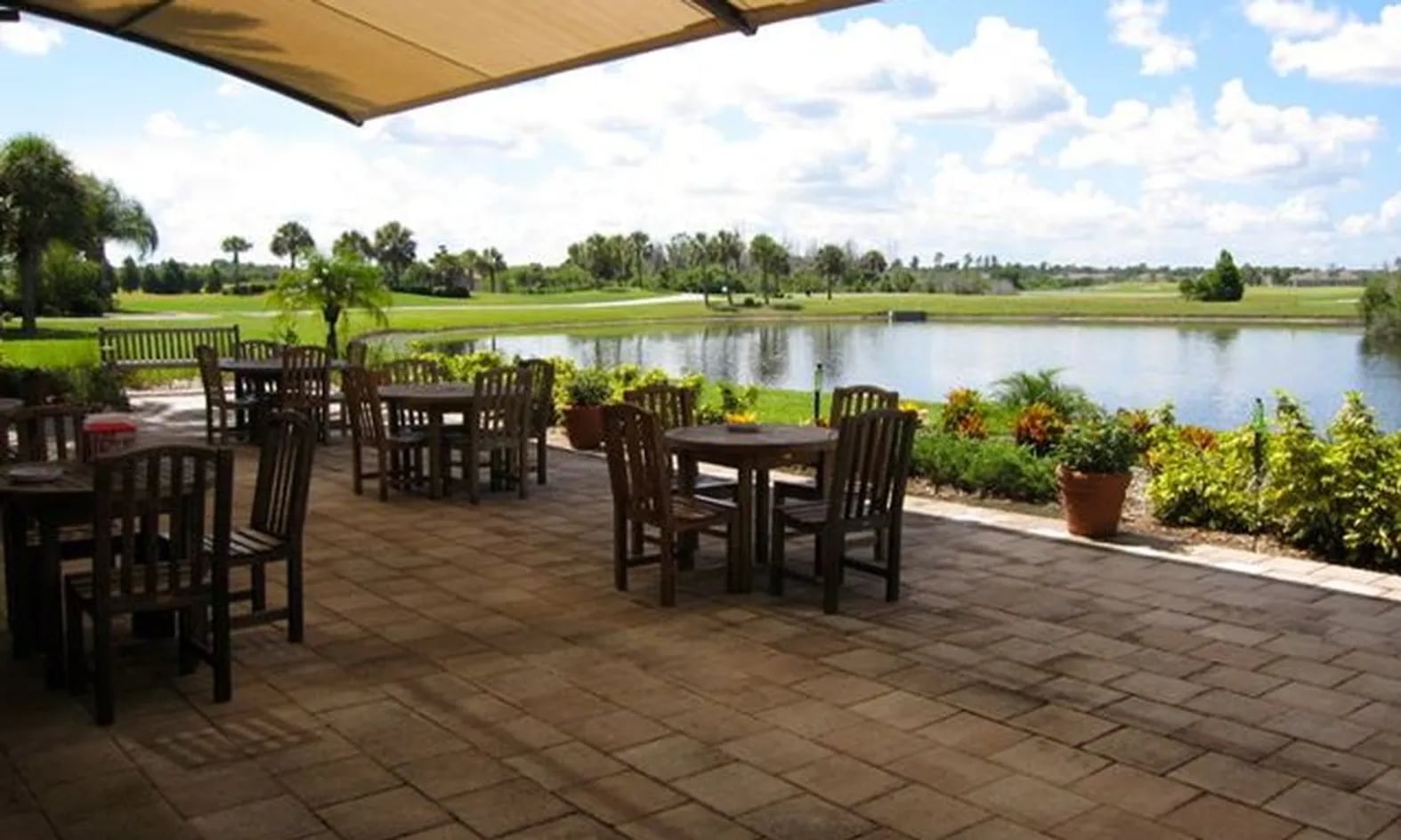 Communities Similar to Kings Point: 7 Florida 55+ Alternatives to Compare