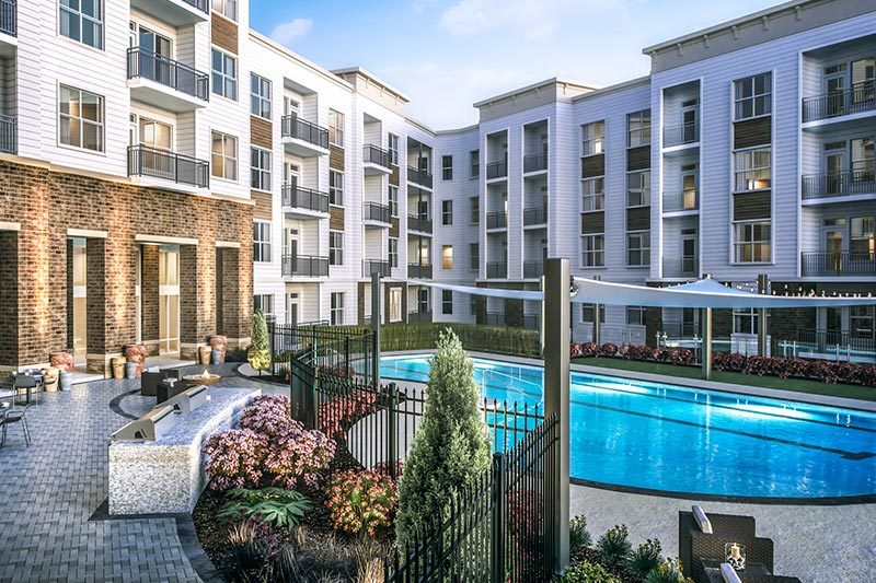 The outdoor pool and lounge area at Overture Powers Ferry, a 55+ community in Atlanta, Georgia.
